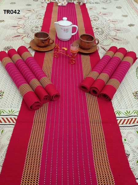 Dining Table Runner with 6 pcs Mat TR042