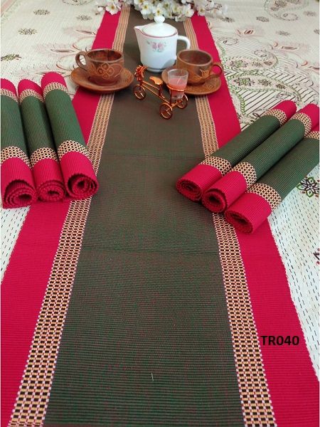 Dining Table Runner with 6 pcs Mat TR040